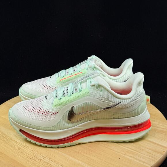 Nike Air Zoom Pegasus Premium Barely Green HQ2592-301 Size 7.5M/ 9W - Picture 8 of 9